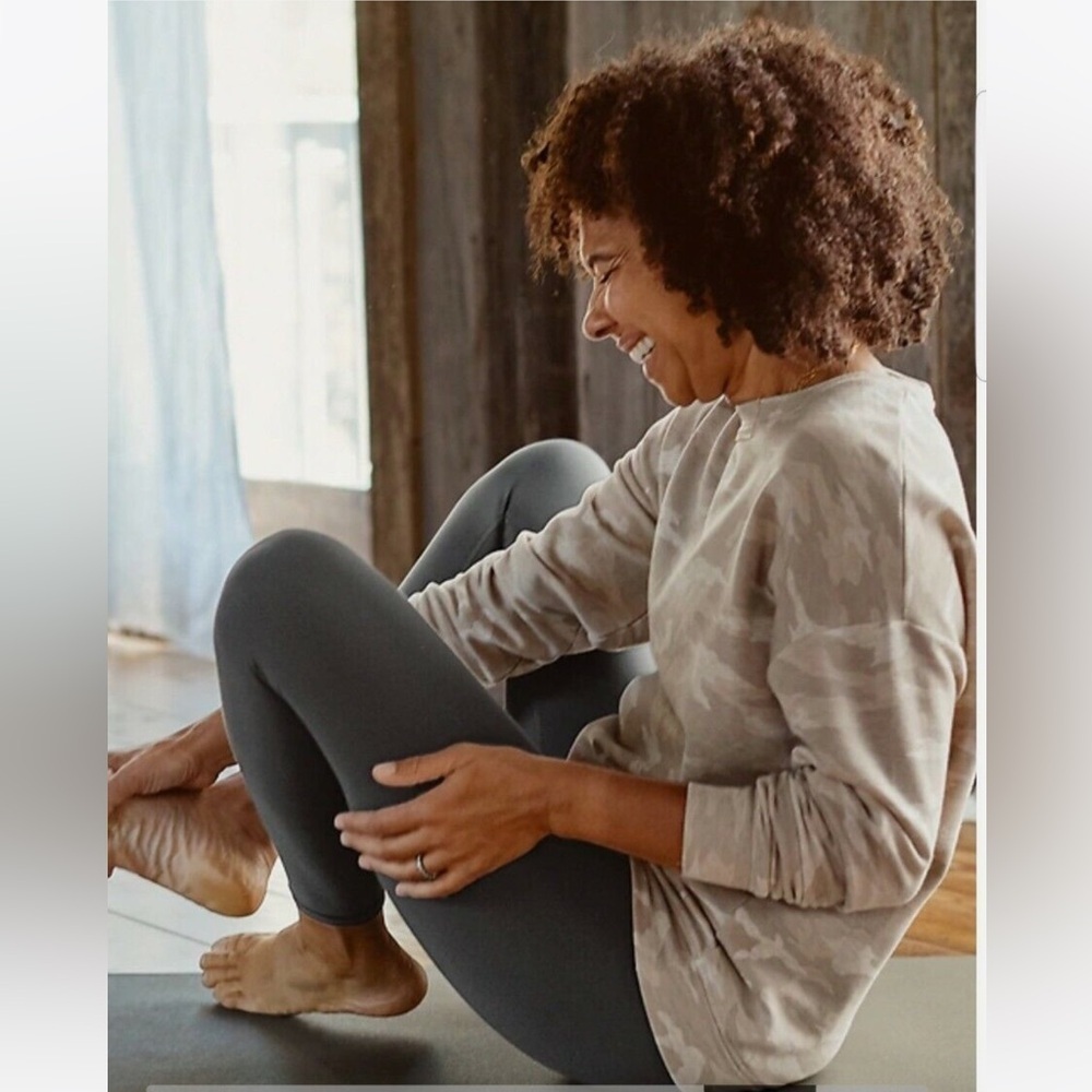 ATHLETA Studio To Street Printed Sweatshirt SM Camo Lux Oatmeal Heather - Picture 13 of 13